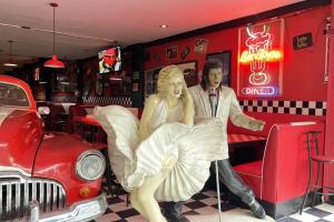 Be Bops Diner Medellin