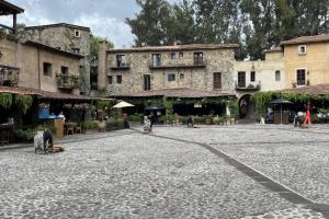 Val´Quirico Plaza Central